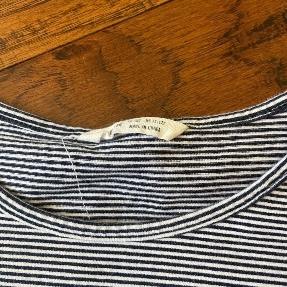 🦋 SHEIN CROP TOP 🦋 - Picture 2 of 2